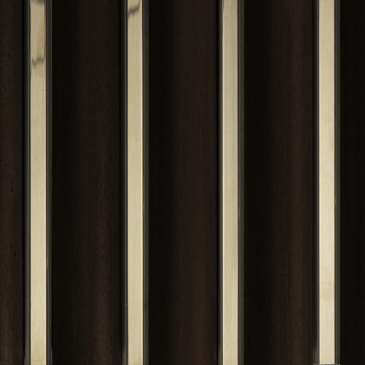 L52 Coffee Forme with Metal