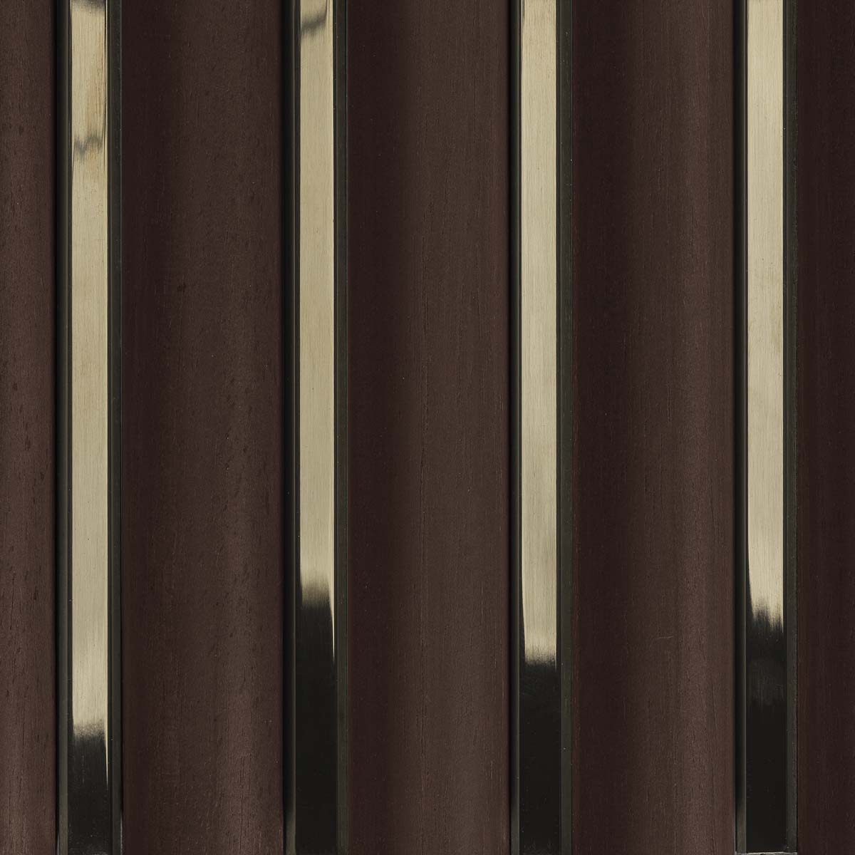 L52 Walnut Forme with Metal
